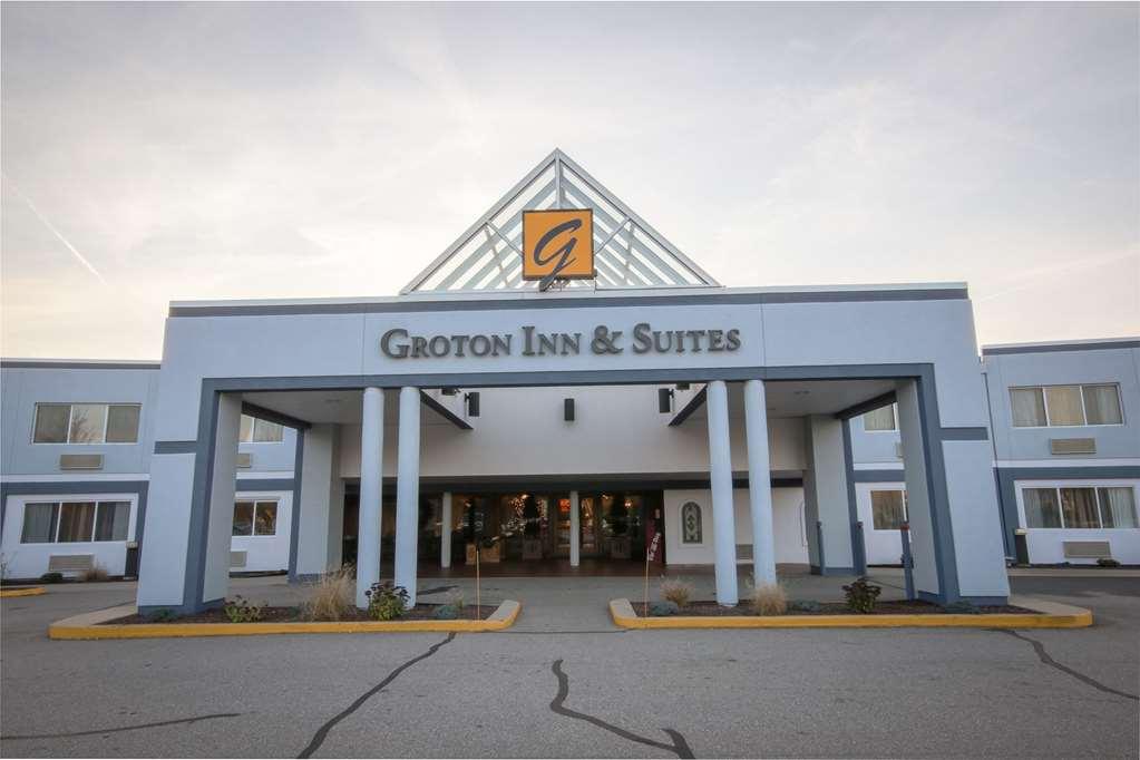 Groton Inn & Suites Extérieur photo