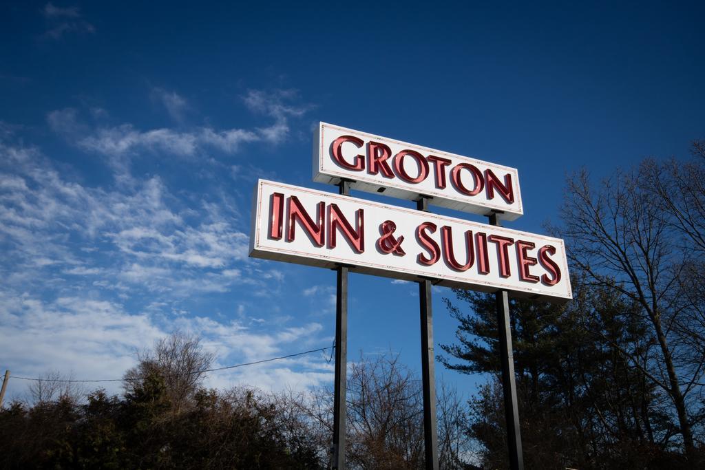 Groton Inn & Suites Extérieur photo